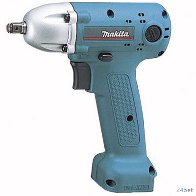 Máy siết bu lông chạy pin Makita BTW072Z